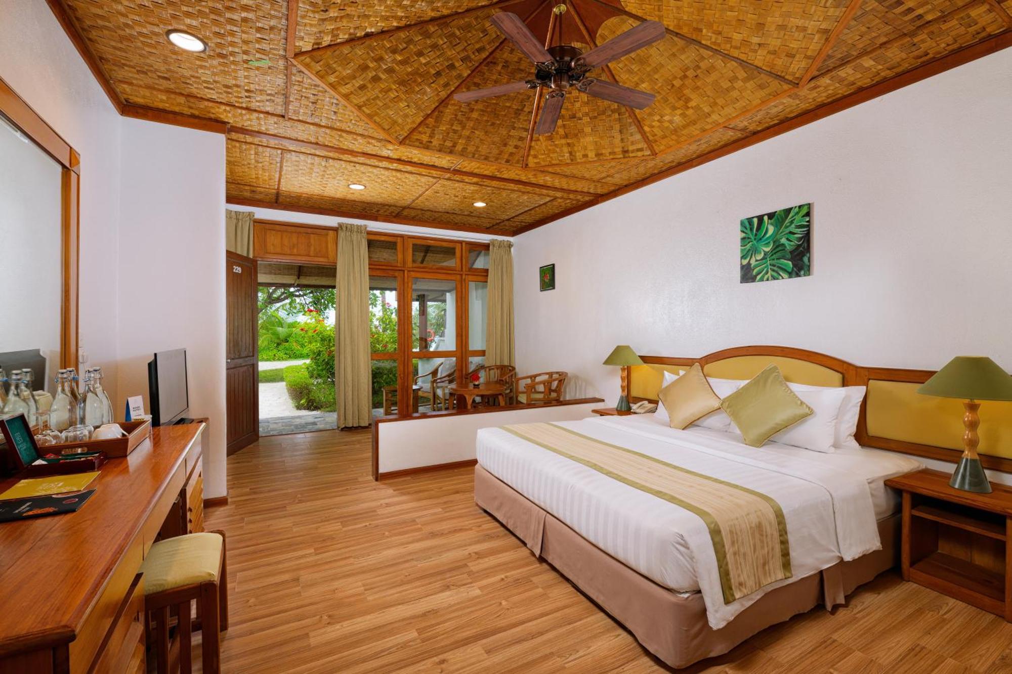 Bandos Maldives - One Way Transfer Free For Stays From 1St May Till 30Th Sept 2025 For Bookings From 16 Apr 2025 Bandos Island Exterior foto