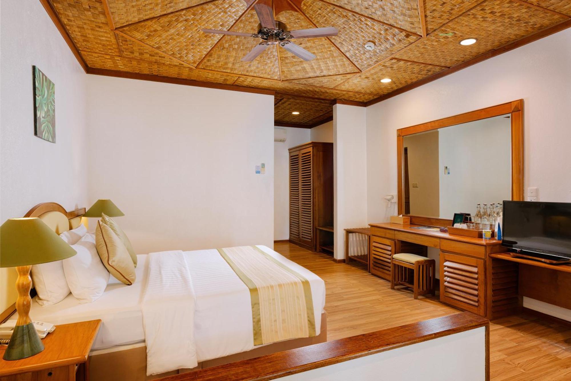 Bandos Maldives - One Way Transfer Free For Stays From 1St May Till 30Th Sept 2025 For Bookings From 16 Apr 2025 Bandos Island Exterior foto